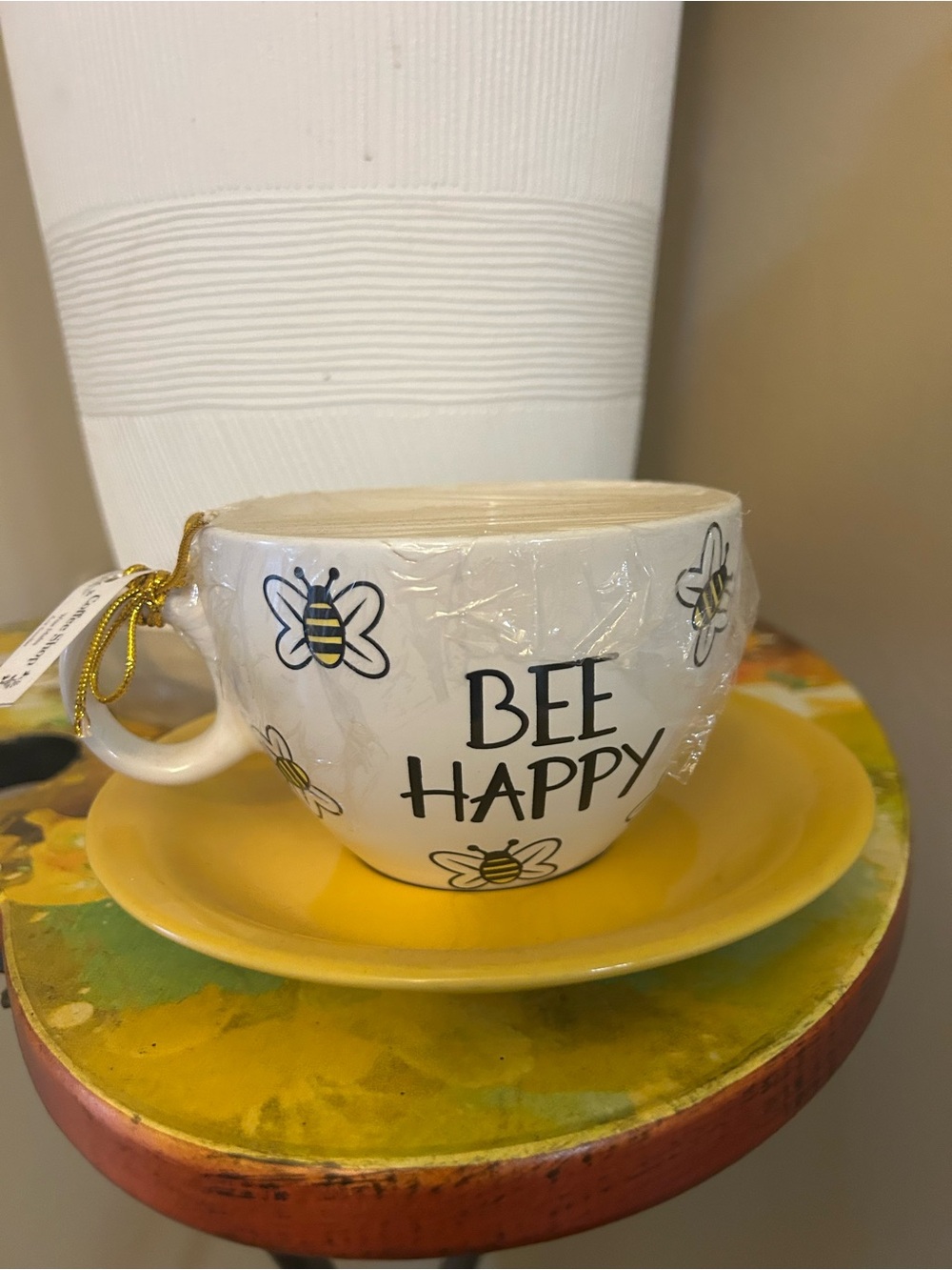 CoffeeShop White Bee 'Bee Happy' Ceramic Mug with Yellow Saucer